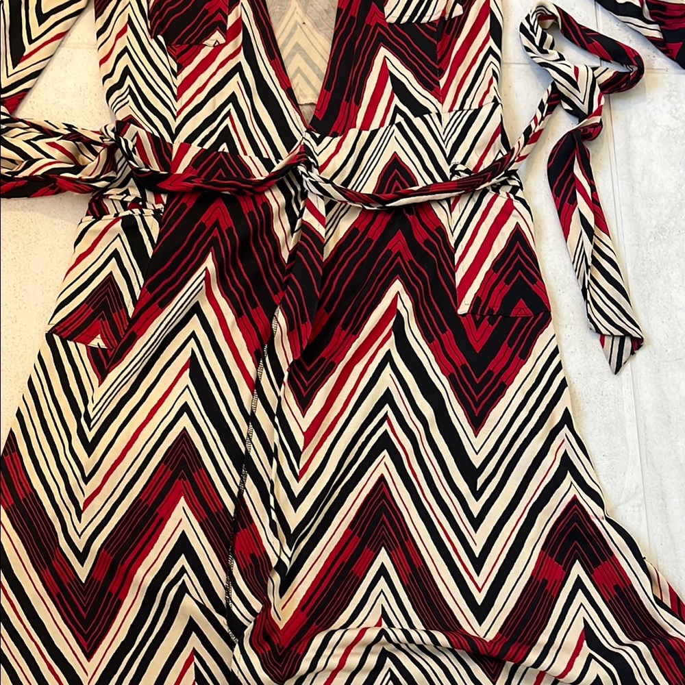 Diane Von Furstenberg Red and Black Long Sleeve Wrap Dress - Picture 8 of 10